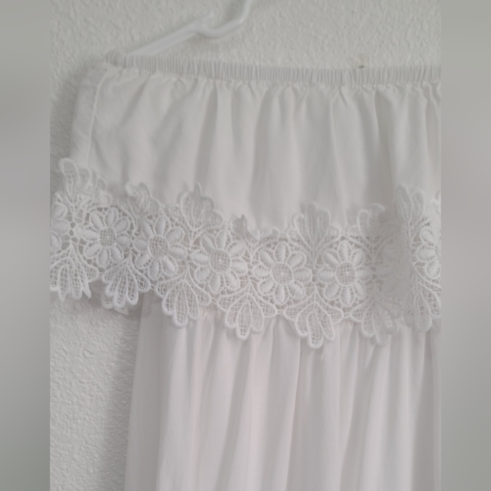 Solitaire White Lace Off-Shoulder Dress - Picture 11 of 11